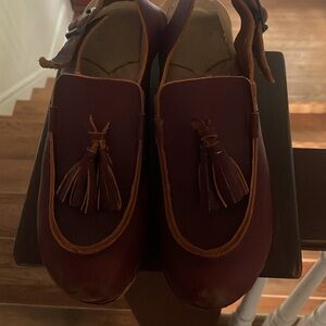 No.6 tassel clogs